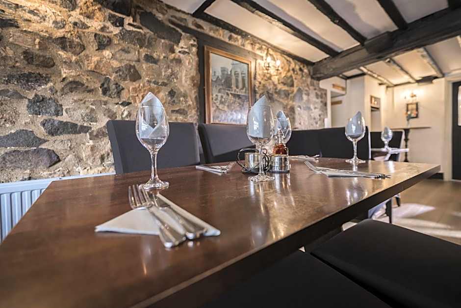 The Cromwell Arms Inn