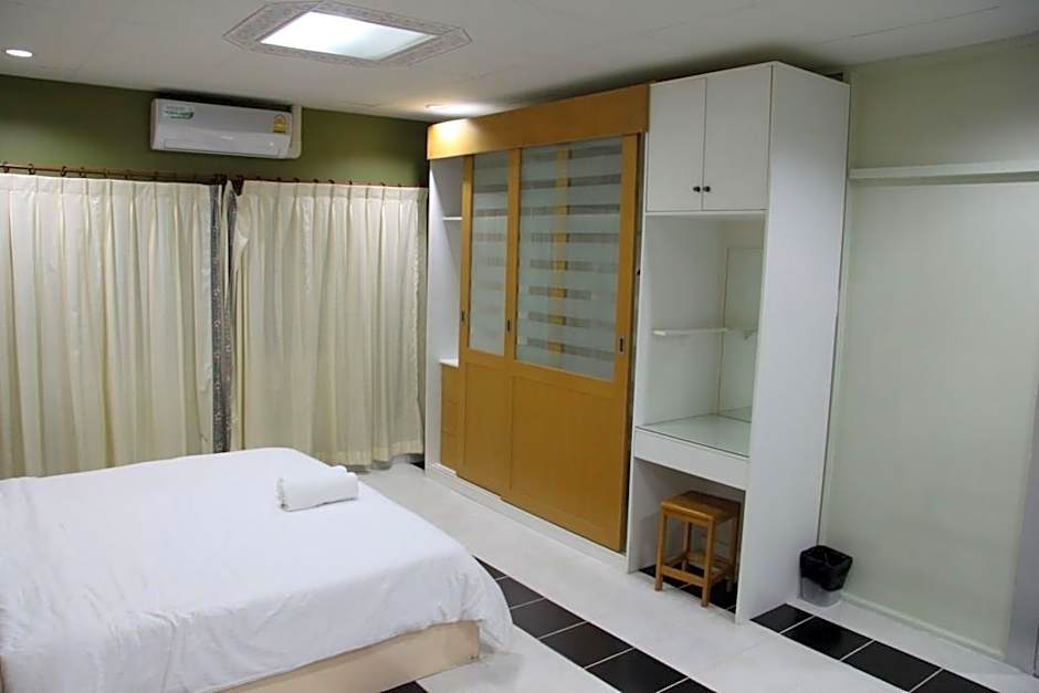 OYO 75486 Anna Residence Jomtien