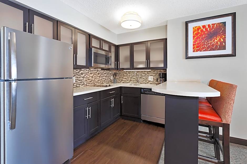 Staybridge Suites Detroit-Utica By IHG