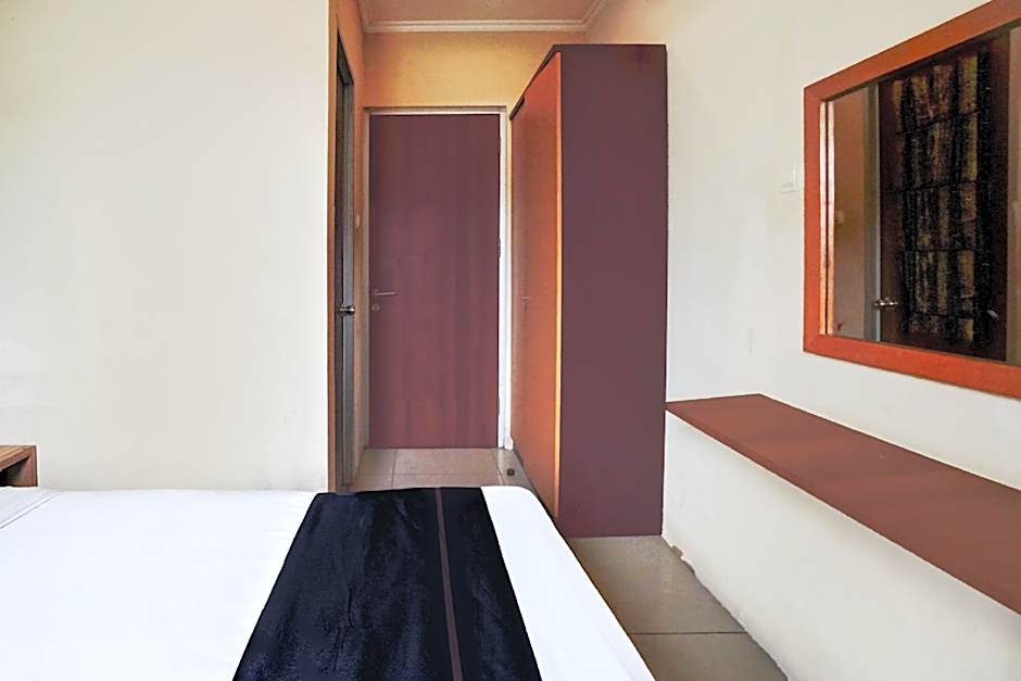 Hotel O Surabaya near Surabaya Town Square formerly Kupang Gunung Residence
