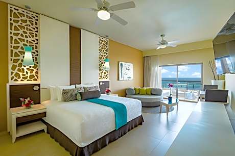 OCEAN FRONT HONEYMOON SUITE