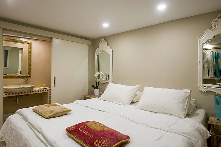Parthenis Beach, Suites by the Sea