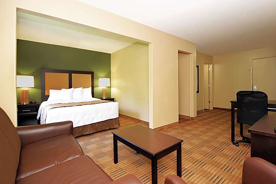 Suburban Studios Cary - RDU Airport