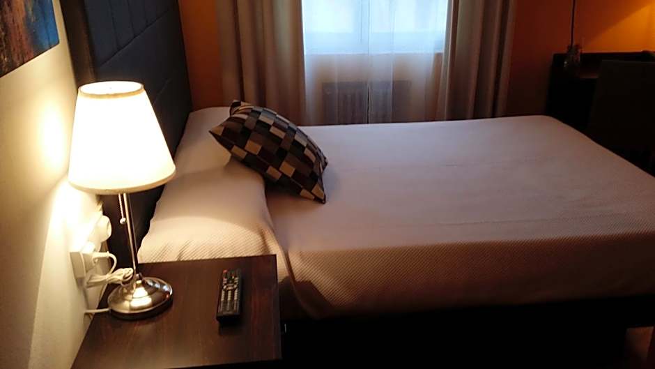 Photo 1 of 3 of Single Room