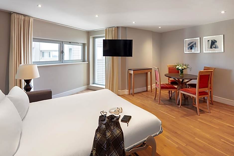 Marlin Aldgate Tower Bridge