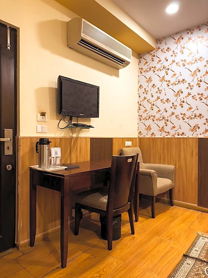 Hotel Royal Palm - A Budget Hotel in Udaipur