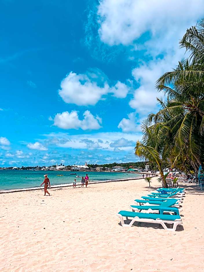 Hotel Cocoplum Beach
