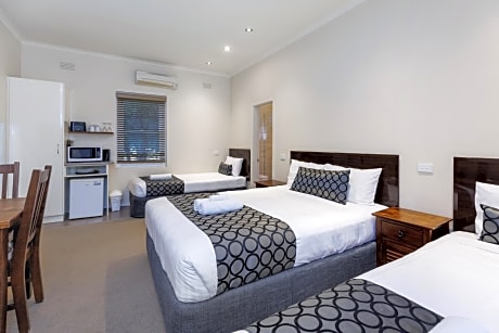 Executive Family Room