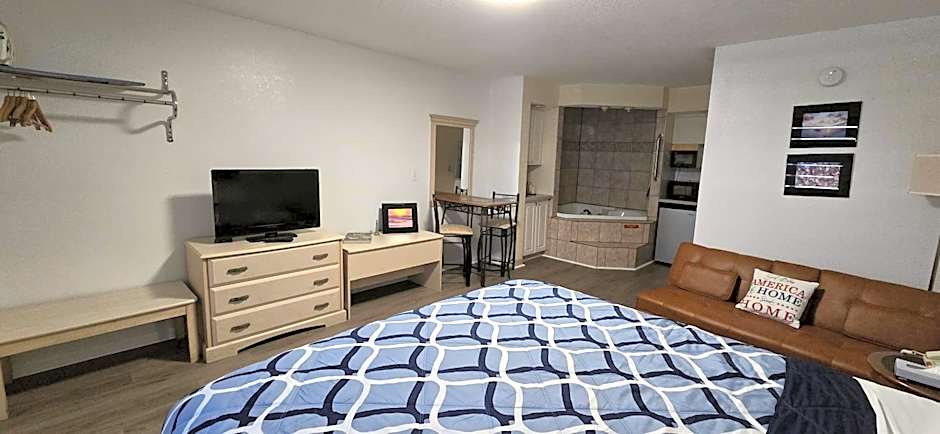 Merida Inn & Suites
