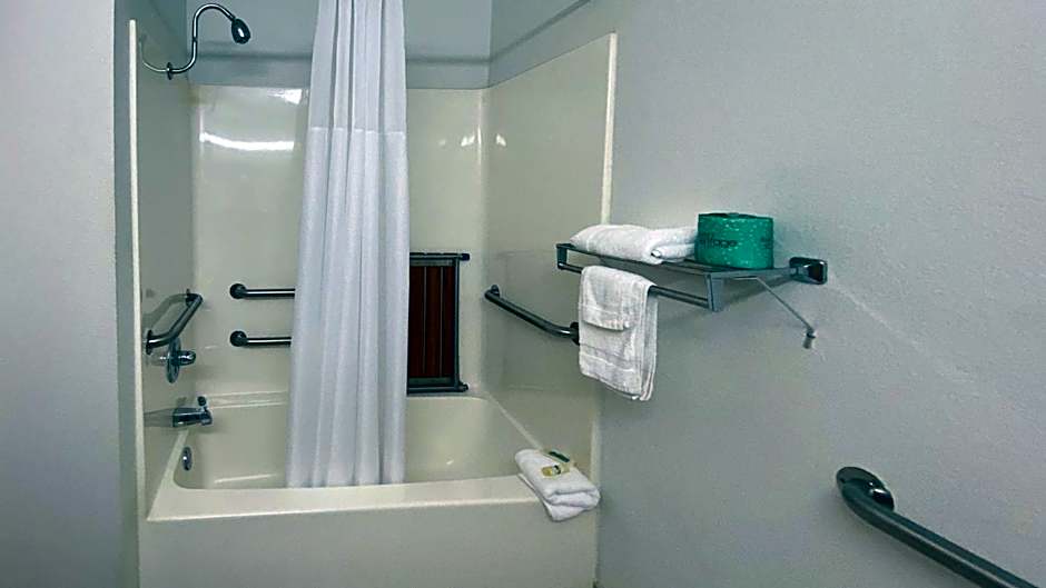 Motel 6 McAlester OK - South