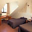 I AM La Posada Hotel and Apartment
