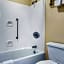 Econo Lodge Inn & Suites Forest