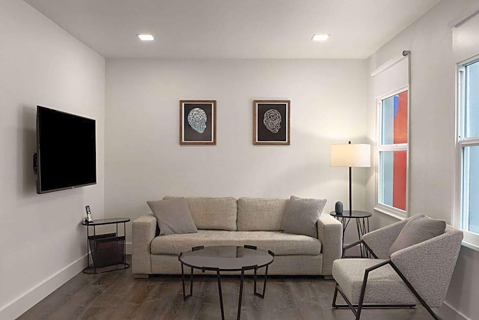 Reside Seattle Downtown, a Wyndham Residence