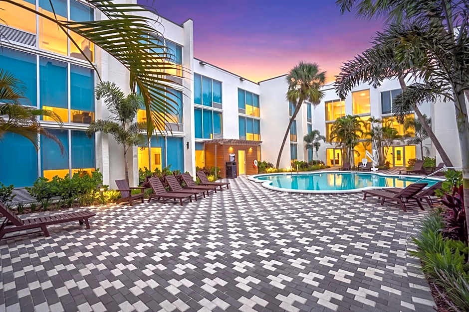 Tropical Palms Hotel