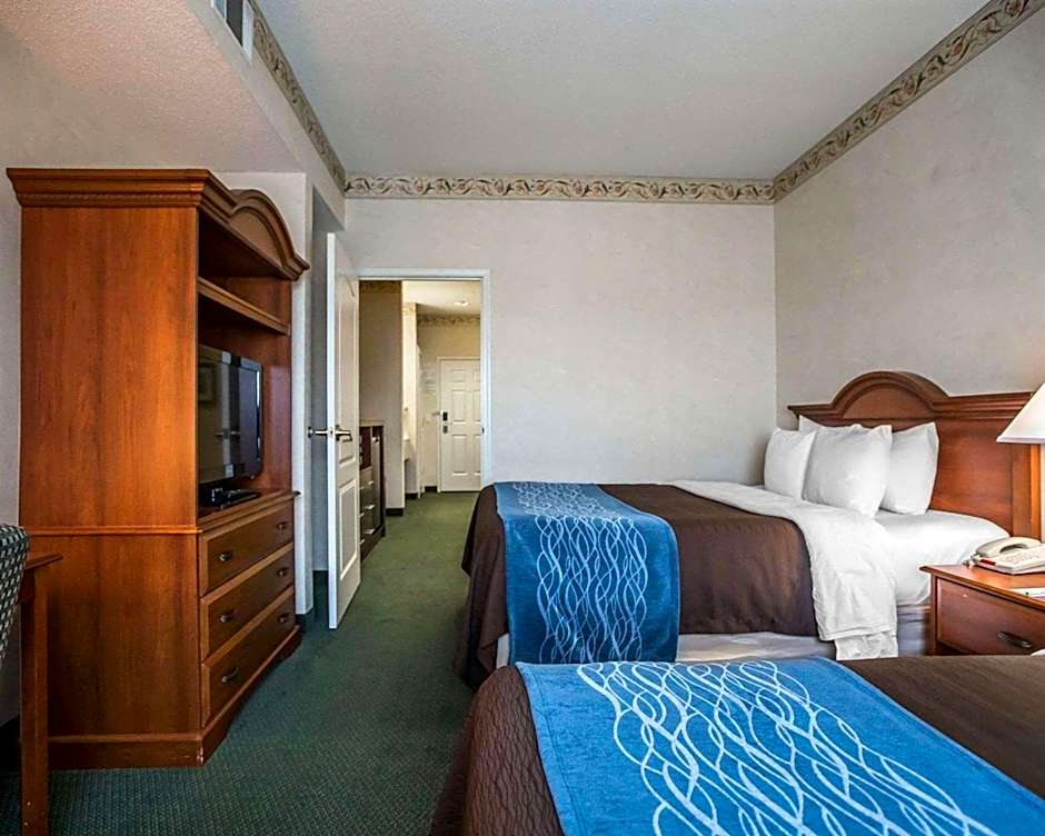 Quality Inn & Suites Dixon Near I-88