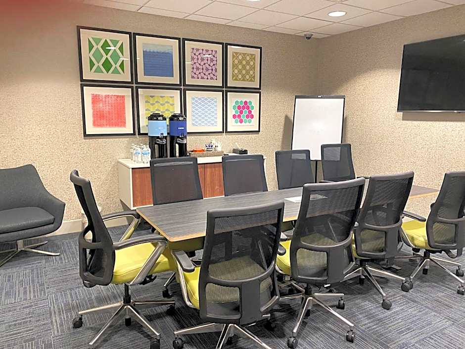 Holiday Inn Express Independence - Kansas City By IHG