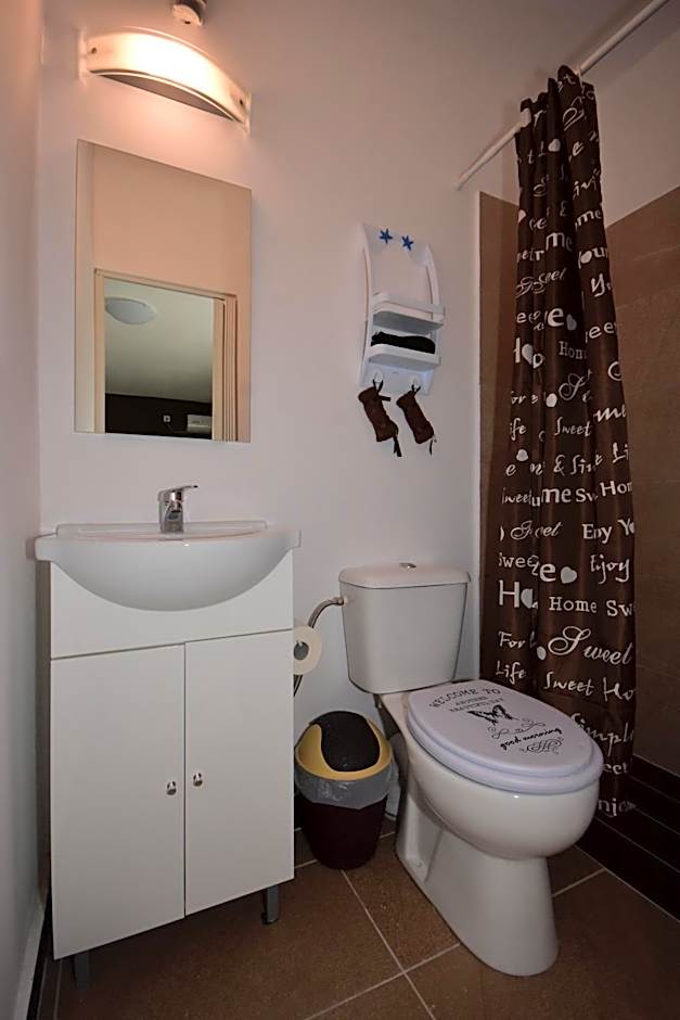 Galotel Agnoudas near the airport