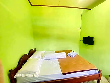 Hotel Gerung 1 near Alun Alun Nganjuk Mitra RedDoorz