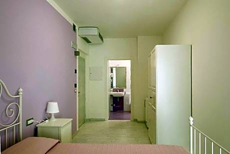 Deluxe Double Room with Side Sea View