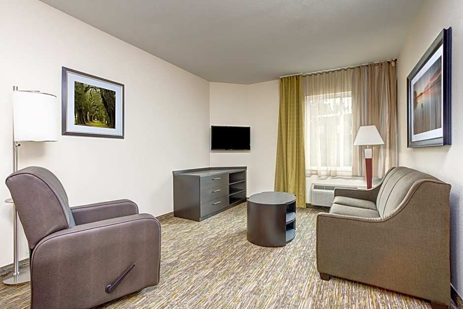 Candlewood Suites Cut Off By IHG