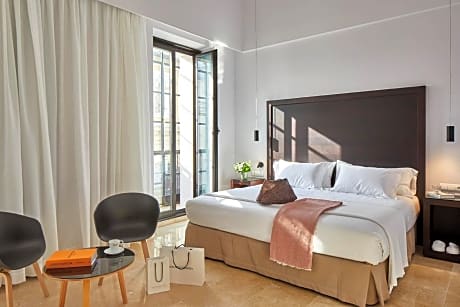 Double or Twin Room (1-2 Adults)