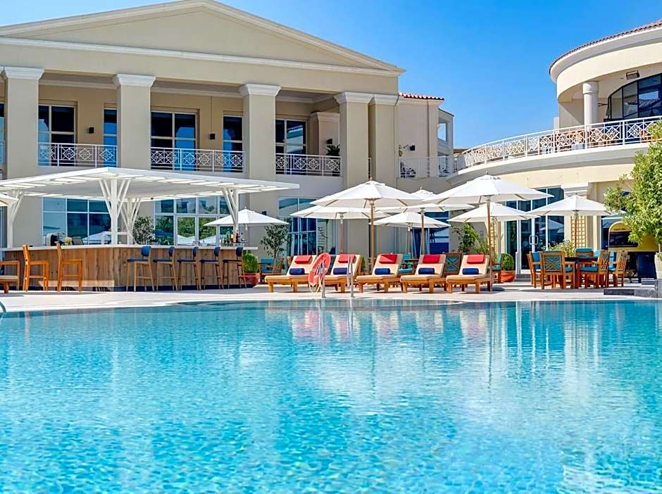 Millennium Lakeview Hotel