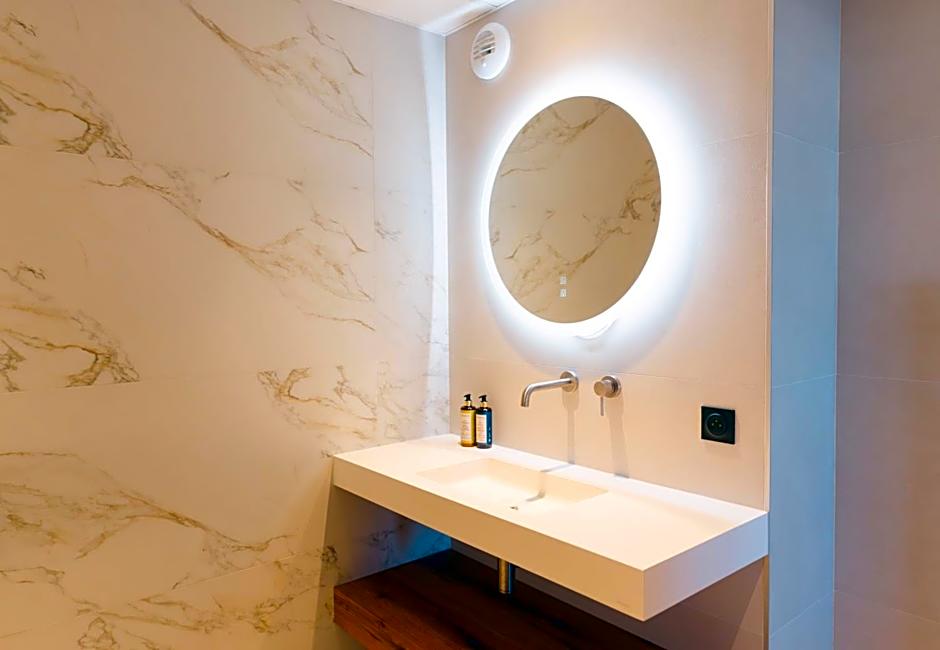 Hôtel Spa Restaurant La Madrague