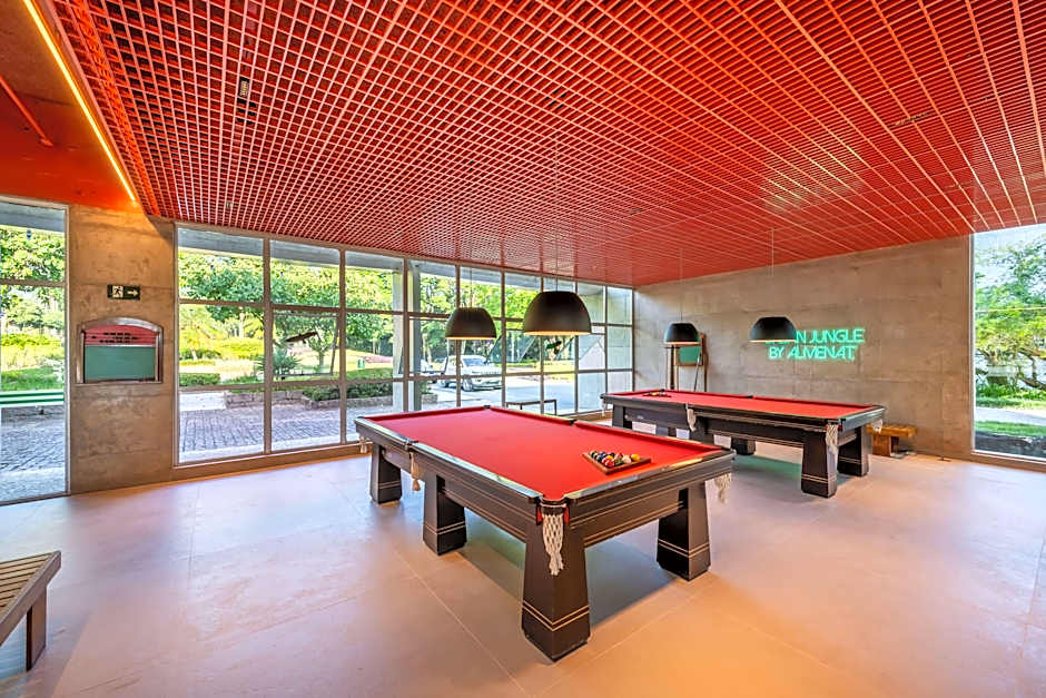 Almenat Embu das Artes Sao Paulo, Tapestry Collect