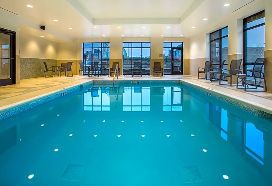 Hampton Inn By Hilton - Suites Newport-Cincinnati KY
