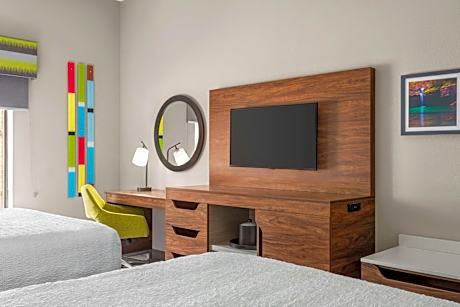 Room with Two Queen Beds - Non-Smoking