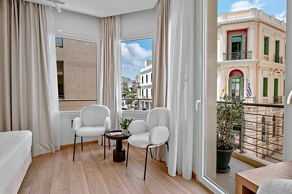 Plānis Str Urban Suites by Semavί