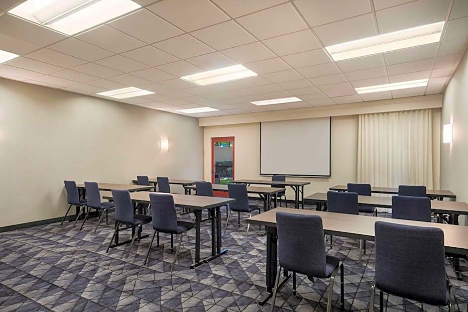 Sonesta Select San Jose Airport