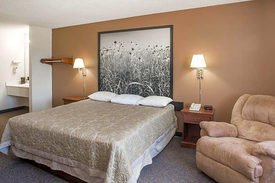 Super 8 by Wyndham Richmond