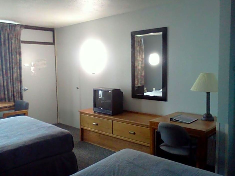 Quail's Nest Inn & Suites