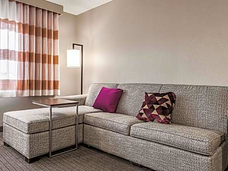 Executive Queen Room with Two Queen Beds and Sofa Bed