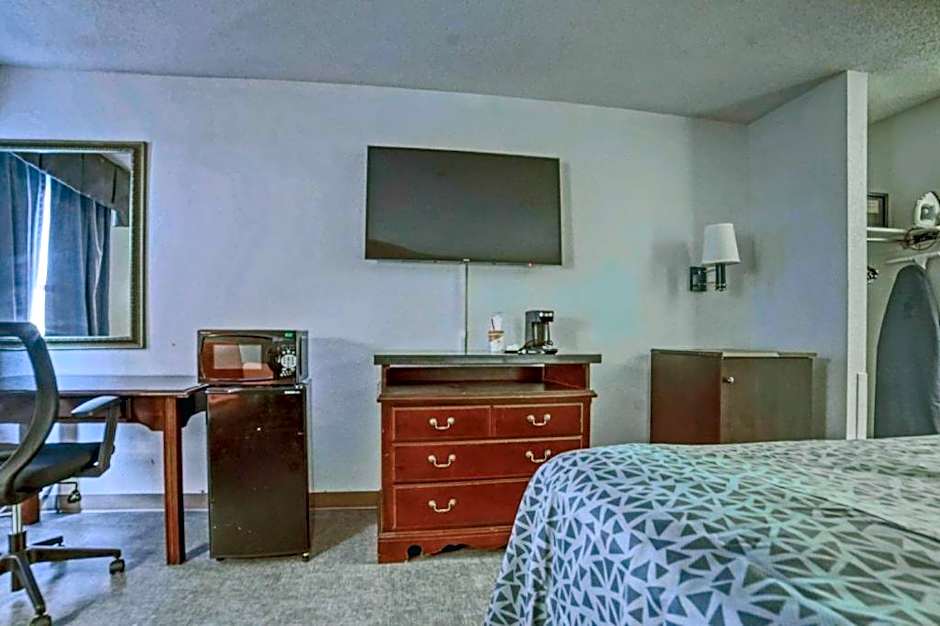 Econo Lodge Raleigh near Walnut Creek Amphitheatre