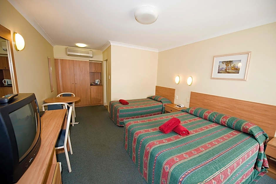 Colonial Court Motor Inn