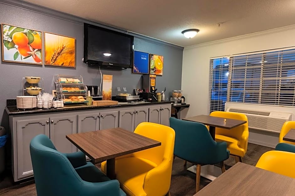 Quality Inn & Suites Tulare