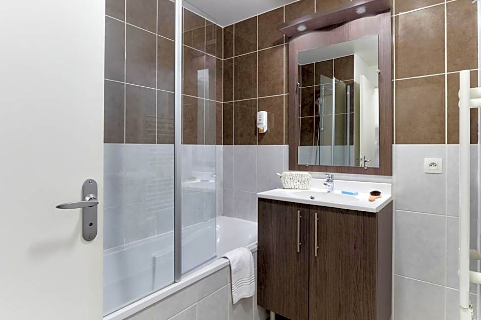 Adagio Access Poitiers Aparthotel