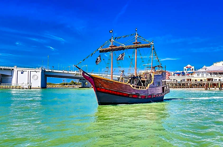 Searenity, Waterside studio in the heart of Treasure Island, walk to beach