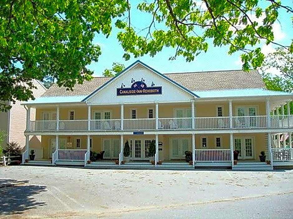 Canalside Inn