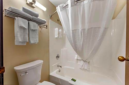 Clarion Pointe Racine - Mount Pleasant