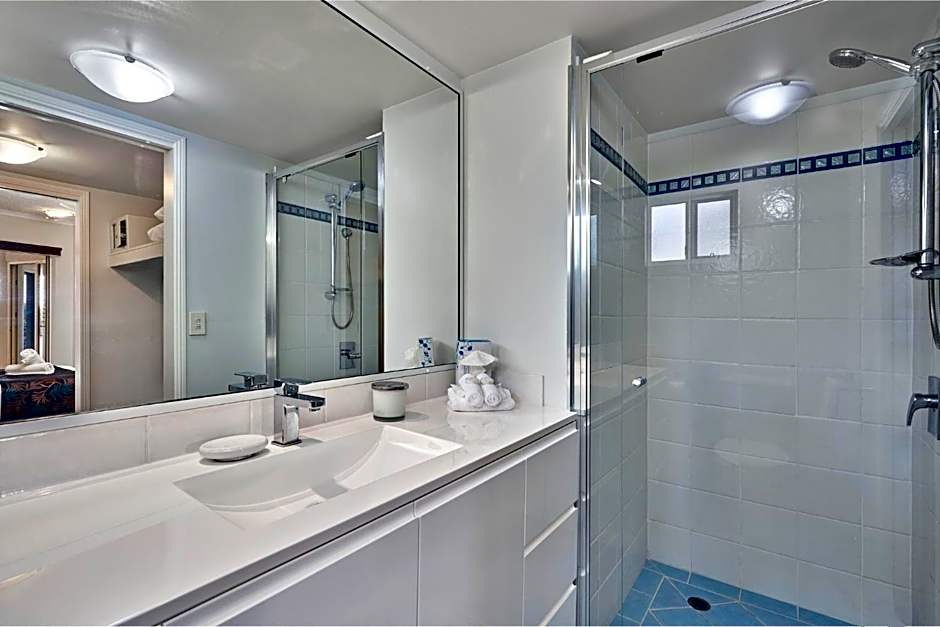 North Cove Waterfront Suites