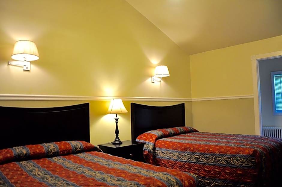Photo 1 of 2 of Double Room