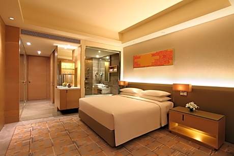King Room with Bathtub & 15% Disc on F&B