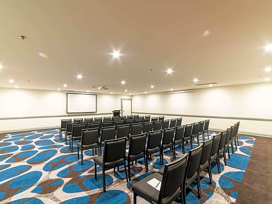 Pullman Cairns International