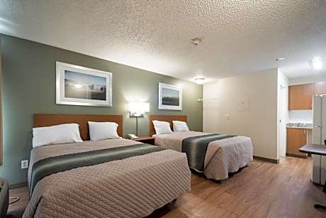 Studio Room with Two Queen Beds Non-Smoking