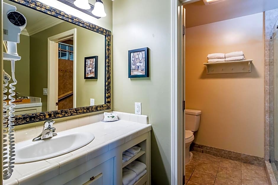 Cambria Pines Lodge