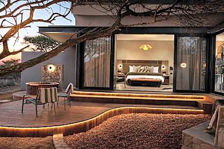 Savannah Suite (Bush View)