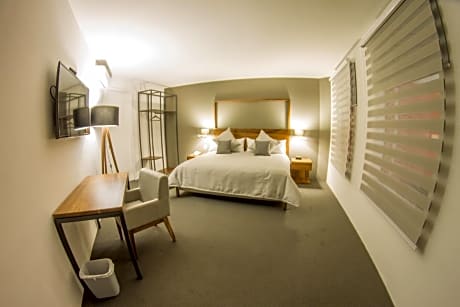 Standard Queen Room